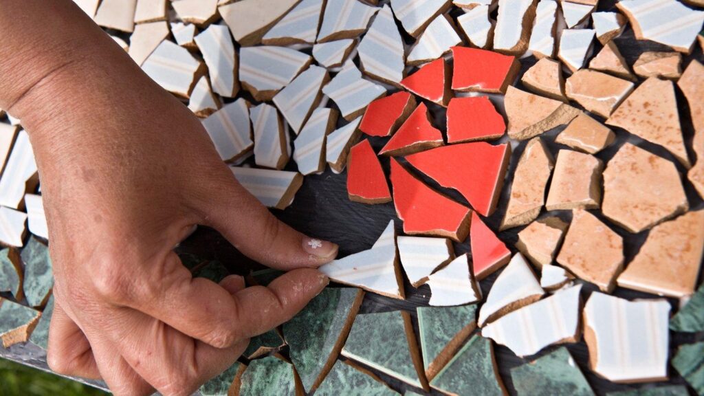 Loisirs créatifs : la mosaïque, une activité artistique accessible et tendance